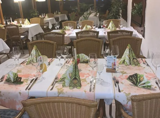 Zum Ochsen Hotell 2*